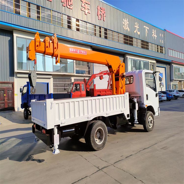 吉林市三轮随车吊定制 农用改装机自备吊中瑞长期出售